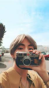 I Just Love When V Has An Old Vintage Camera Bc I Love Cameras And Photography Bts Fotografi
