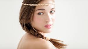 During the 70s, men's hair was considered as a joy to behold. 10 Best And Trendy Hippie Hairstyles For Women Styles At Life