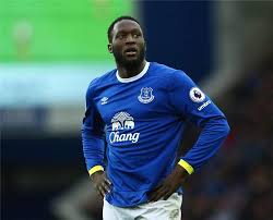 روميلو ميناما لوكاكو بولينجولي (بالفرنسية: Ø³ÙˆØ´ÙŠØ§Ù„ Ø¨Ø·ÙˆÙ„Ø§Øª Ù„ÙˆÙƒØ§ÙƒÙˆ Ø±Ø¯ Ø§ Ø¹Ù„Ù‰ ØªÙƒÙ‡Ù†Ø§Øª Ø¹ÙˆØ¯ØªÙ‡ Ø¥Ù„Ù‰ ØªØ´ÙŠÙ„Ø³ÙŠ Ø±Ø¬Ø§Ø¡ Ø§Ø¨ØªØ¹Ø¯ÙˆØ§ Ø¹Ù†ÙŠ Ø¨Ø·ÙˆÙ„Ø§Øª