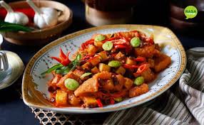 2 tambahkan udang, aduk sampai udang berubah warna. Sambal Goreng Kentang Krecek Tolo Rasasayange Co Id