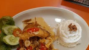 Dagingnya yang enak dan mempunyai banyak manfaat tunggu hingga saus lebih mengental. Yuk Santap Siang Nila Goreng Manis Pedas Di Warung Rengganis Tribun Pontianak