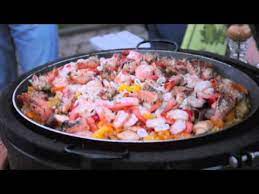 Paella Sur Big Green Egg Youtube