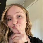 Julie Hauger's Instagram, Twitter & Facebook