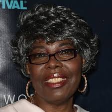 FamiliaHU hoy 21 de Febrero 2025 les notificamos que lamentablemente ha  Fallecido está mujer Violetta Wallace más conocida como la mamá de The  Notorious B.i.g a los 72 años de Edad cumplidos