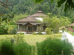 Geographically located in the state of pahang, malaysia (03 31n longitude 101 55 e)ranging from 1500 to 4500 feet above sea level.the climate here serves in between 23° and 28°celsius during the day and below 22°celsius in the evenings. A Private Residense Besides Assakinah Resort Janda Baik Pahang Malaysia Pahang House Styles Outdoor Structures