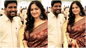 Anushka shetty glam beach stills in rendu movie. Anushka Shetty