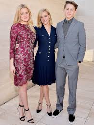 Reese witherspoon arrives to the oscars red carpet for the 93rd academy awards in los angeles, california, u.s., april 25, 2021. 900 Reese Witherspoon Y TÆ°á»Ÿng Trong 2021 Thá»i Trang Preppy Thá»i Trang Kiá»ƒu Toc Be Gai