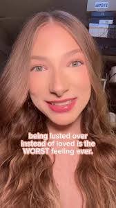 Anne Lanier's Instagram, Twitter & Facebook