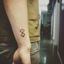 New The 10 Best Tattoo Ideas Today With Pictures Inkgravity Art Berserk Berserktattoos Tatuagem No Dedo Tatuagens Interessantes Tatuagens Aleatorias Go to minimalist berserk wallpapers high quality you can looking for more marvelous wallpaper background hd. new the 10 best tattoo ideas today