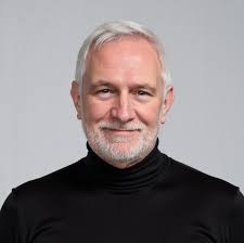 Elton John's longtime lyricist and collaborator Bernie Taupin always  admired Frank Sinatra, but he says the Chairman of the Board really made  him melt when he performed one of the duo's songs