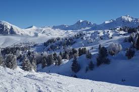 In la plagne, you'll find 10 ski resorts in one : La Plagne France A Complete Ski Resort Guide Girl With A Saddle Bag