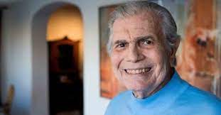 Ele estava internado desde o dia 6 de agosto, no hospital albert einstein, em são paulo. Bmz8wyqzfg8jem