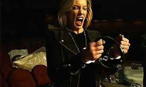 Dinah Lance Birds Of Prey Gif Https Encrypted Tbn0 Gstatic Com Images Q Tbn 3aand9gcq Fkoedjausr28bhg1hc Tqge3f59cuhpbw Usqp Cau