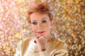 Amanda Moncada Castro: “No vivo entre sedas y muselinas”