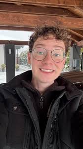 Hi , I am looking for a room