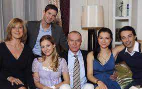 Pauline kommt als konditorin an den fürstenhof und verliebt sich in den sohn des geschäftsführers, leonard. Sturm Der Liebe Das Machen Die Traumpaare Der Staffeln 5 Bis 8 Heute