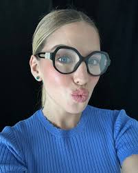 These Michelle Lane glasses are a romantic take