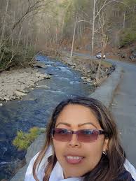 si gustan ir a nadar,,, no se bien la dirección pero es ahi en el rio🤣🤣🤣  donde vean que hay agua,,🤣🤣 #rio #naturaleza #mariposadivina🦋 #tennessee