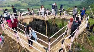 Tempat wisata di sukabumi yang hits berikut adalah bukit karang para terletak di desa kebun manggu, kecamatan gunung guruh, kabupaten sukabumi, jawa barat. Tempat Wisata Di Sukabumi 15 Lokasi Yang Wajib Dikunjungi