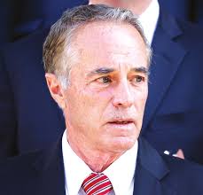 Acusan a empleada de cárcel de ayudar a escapar reo Hombre mata a su hijo  tratando de exorcizar a un demonio “Ojos sobre la i