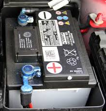 Autobatterien halten im durchschnitt rund 4 jahre. Auto Batterie Kaputt So Testen Sie Die Batterie Tippscout De