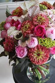 Celosia Rose Zinnia And Sarracenia Designed By Yukinobu Fujino Flower Arrangements Floral Beautiful Flowers