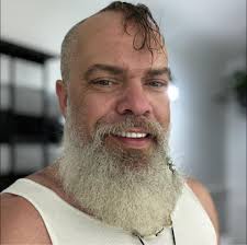 Does the Whistle Stop Trail connect to other trails?