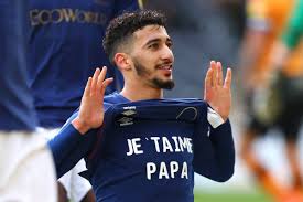 Moyes was thrilled for the algerian to finally get his first goal and hoped it would be the start of many more for the former brentford man. 90plus West Ham Stockende Verhandlungen Bei Benrahma 90plus