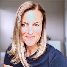 Kami Stewart's Instagram, Twitter & Facebook