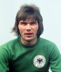 𝔾𝕖𝕣𝕞𝕒𝕟𝕪 𝔾𝕣𝕖𝕒𝕥𝕖𝕤𝕥 𝕏𝕀 It's difficult to choose 11 players  from so many exceptional players that represented the Nationalmannschaft  across more than 70 or 80 years… Do you agree with this selection …which