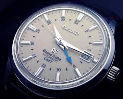 Seiko 5 sports automatiques montres mis sur certains plus de muscle qu'ils sont plus gros et plus brillant. Acheter Des Montres Seiko En Ligne Pour Hommes Et Femmes Montres Co