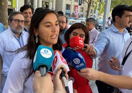 Izkia siches chile necesita una salud con perspectiva de género. Izkia Siches Seguira Siendo La Presidenta De Los Medicos De Chile Gano Con El 51 78 De Los Votos Infogate
