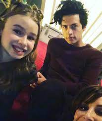 Der cast ist meine familie geworden. Bu Fotograf Telefonla Cekilmis Olamaz Lilireinhart Colesprouse Sprousehart Colelili Camilamendes C Jones Family Riverdale Poster Riverdale Cw
