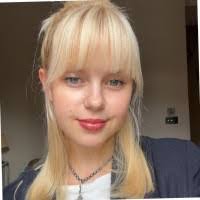 Lilly Quinn's Instagram, Twitter & Facebook