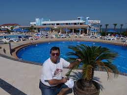 Access the vox maris grand resort and the facilities of the resort is based solely on the reception received access bracelet to be worn on hand throughout the stay. Un Weekend La Vox Maris Grand Resort Costinesti