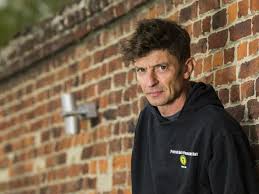 2017 allemaal chris (tv series) koen wauters. Koen Wauters Serieus Geschrokken Opdringerige Fan Kwam Zelfs S Nachts Langs Om Met Haar Nagels Op De Raam Te Krabben Maar Het Ergste Moest Dan Nog Komen Redactie24