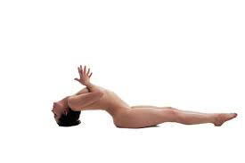 Seitenansicht Der Anmutigen Mädchen Nackt Yoga Tut, Isoliert Auf Weiß  Lizenzfreie Fotos, Bilder Und Stock Fotografie. Image 38543776.