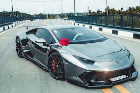 Chrome Lambo Huracan Guarantees You Will Never Ever Go By Unnoticed Carscoops Lamborghini Huracan Lambo Huracan Lamborghini