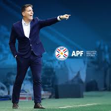 Spanish club sevilla says coach eduardo berizzo has been diagnosed with a malignant tumor. Apf On Twitter Bienvenido A La Albirroja Eduardo Berizzo