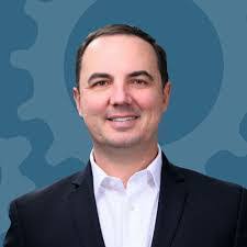 Stephanie Utt's Instagram, Twitter & Facebook