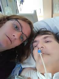 Rebecca welling (@Rebecca_almon)