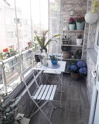 Cam Balkon Dekorasyonu Ile Dort Mevsim Acik Havanin Tadini Cikarin Dekoloji Ev Dekorasyon Fikirleri Blogu Balkon Dekorasyonu Ev Dekorasyon Fikirleri Balkon