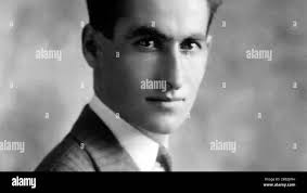 Orchestrating hi-res stock photography and images