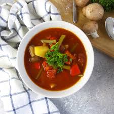 Dieser challenge habe ich mich gestellt und euch ein super leckeres curry aus konserven gebastelt, das man auch ohne einkaufen kochen kann. Wintereintopf Mit Kartoffeln Und Bohnen Tasty Katy