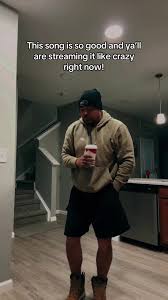 Creative Pregnant Avocado Costume Ideas for Concerts