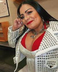 Lisa Solares's Instagram, Twitter & Facebook