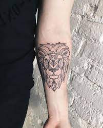Disney ürünleri cazip indirimlerle morhipo'da! Forearm Geometic Lion Tattoo Ic Kol Geometrik Aslan Dovmesi Geometrik Dovmeler Aslan Dovmesi Siyah Dovmeler