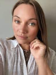 Madeline Carver's Instagram, Twitter & Facebook