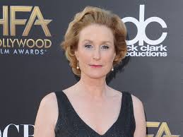 Write a review for desperate housewives. Lisa Banes Gone Girl Actor Dead After Nyc Scooter Hit And Run