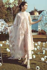 Style Pic In 2021 Stylish Dresses For Girls Beautiful Pakistani Dresses Simple Pakistani Dresses